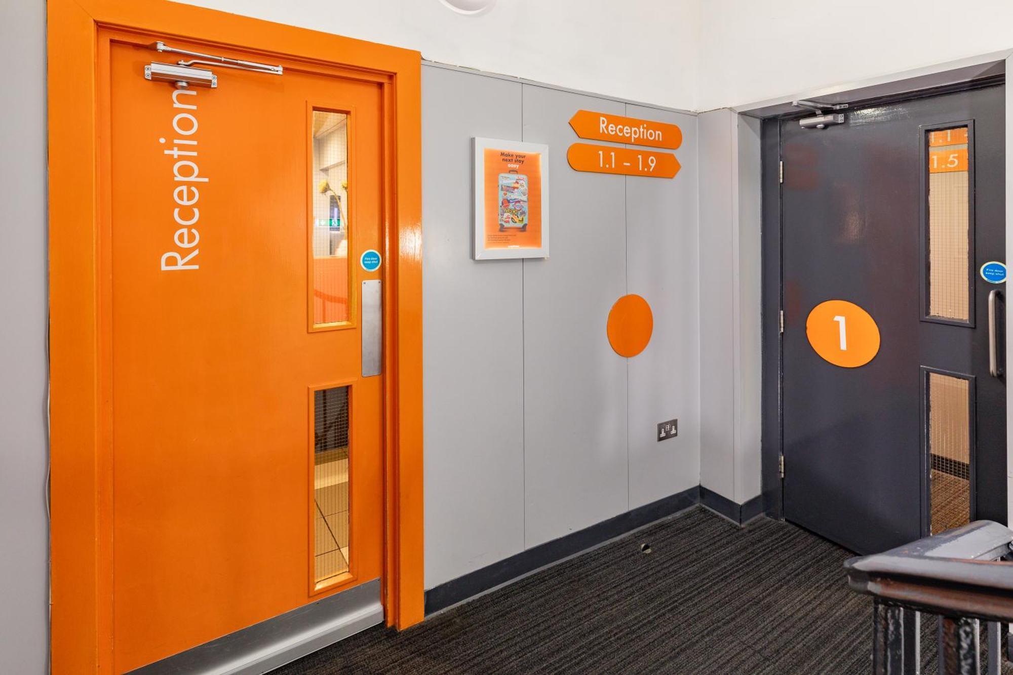 Easyhotel Единбург Екстериор снимка