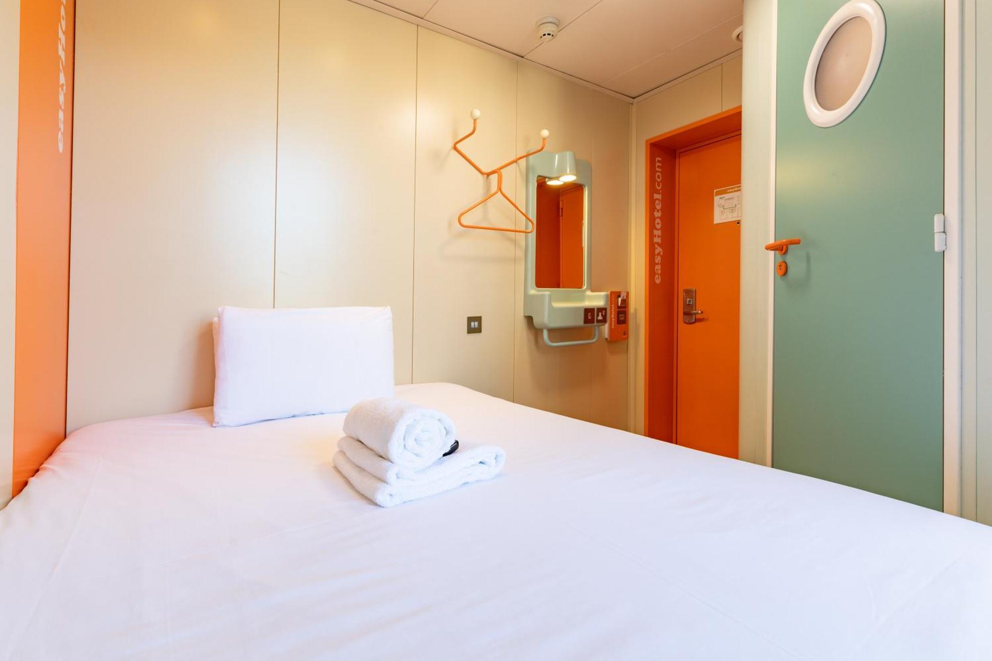 Easyhotel Единбург Екстериор снимка